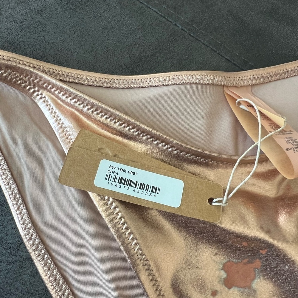 Skims Metallic Swim Dipped Tie Bottom - Picture 4 of 4
